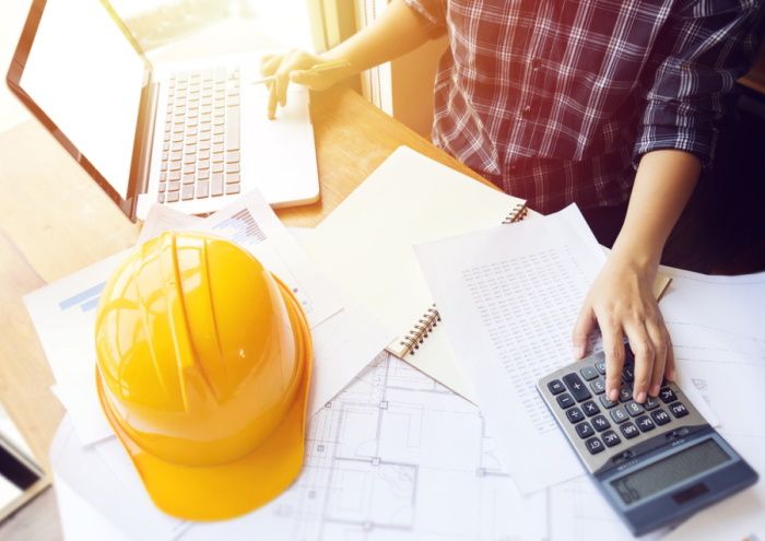 Construction Accountant Working with Accrual Method